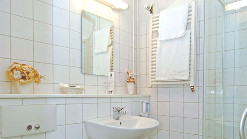 Foto Hotel Hvide Falk Badrum Hotel Hvide Falk